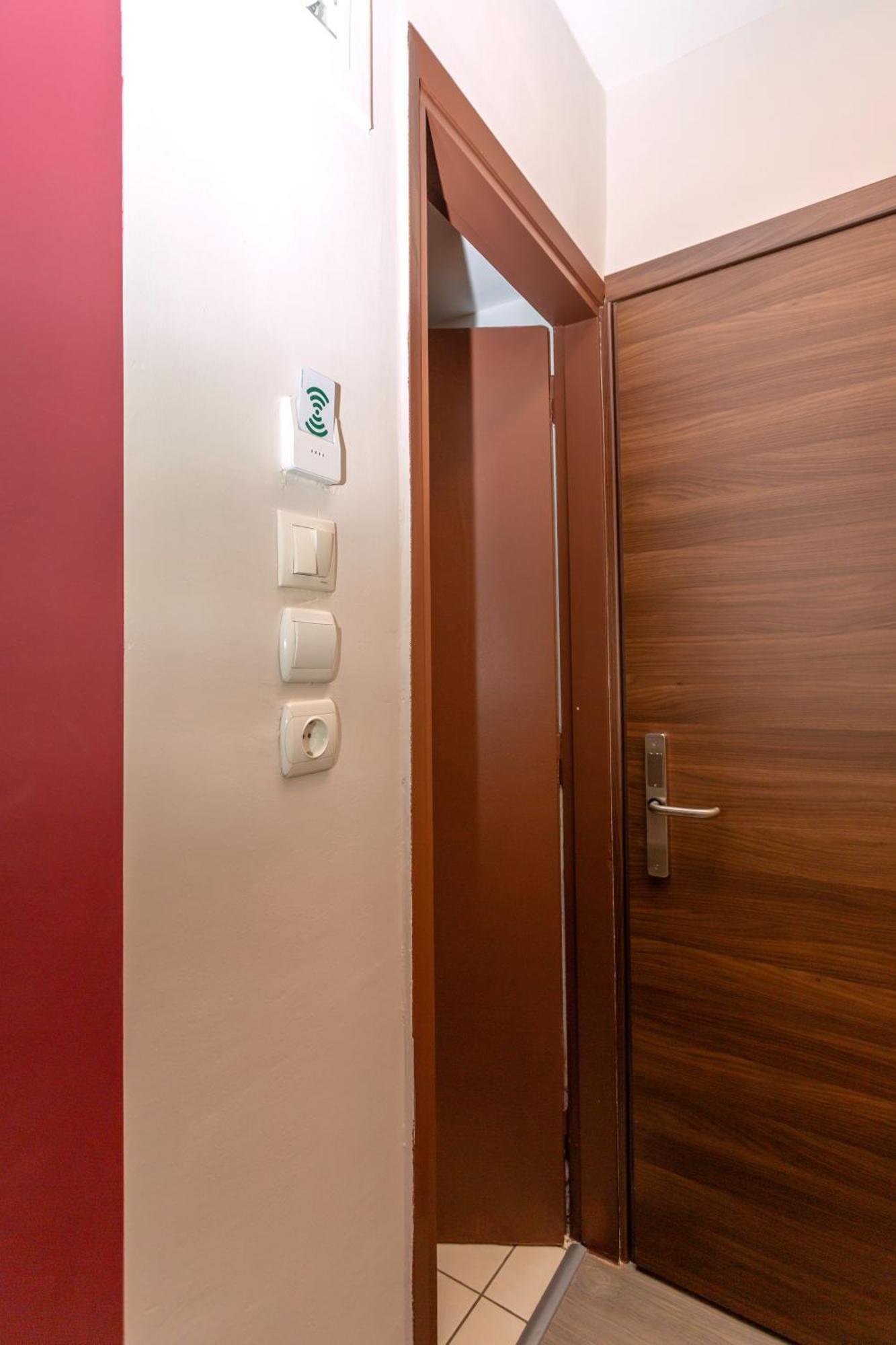 Hotel Kosmopolit لوتراكي المظهر الخارجي الصورة